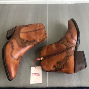 Pikolinos W5Z-8858 western style boots
